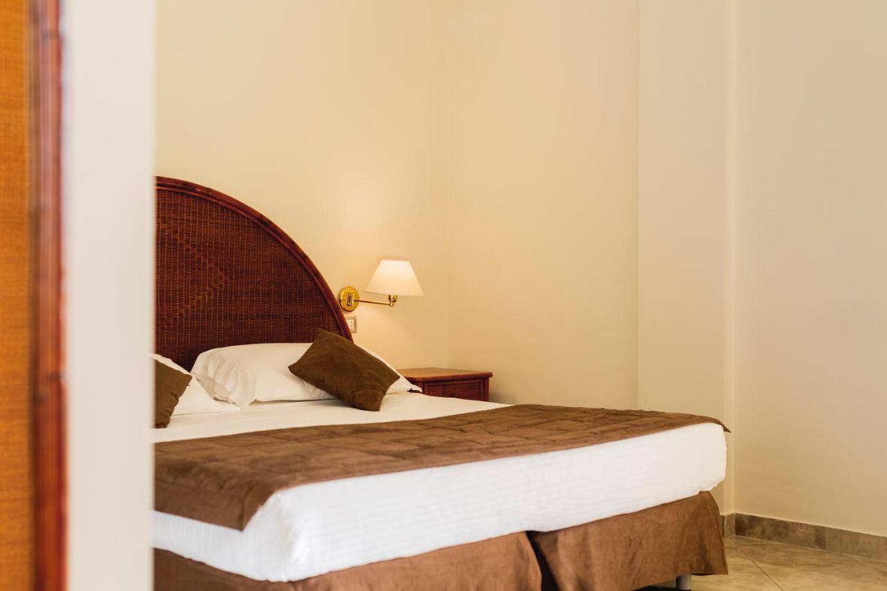 Apulia Hotel Taranto Ara Solis Lido Azzurro المظهر الخارجي الصورة