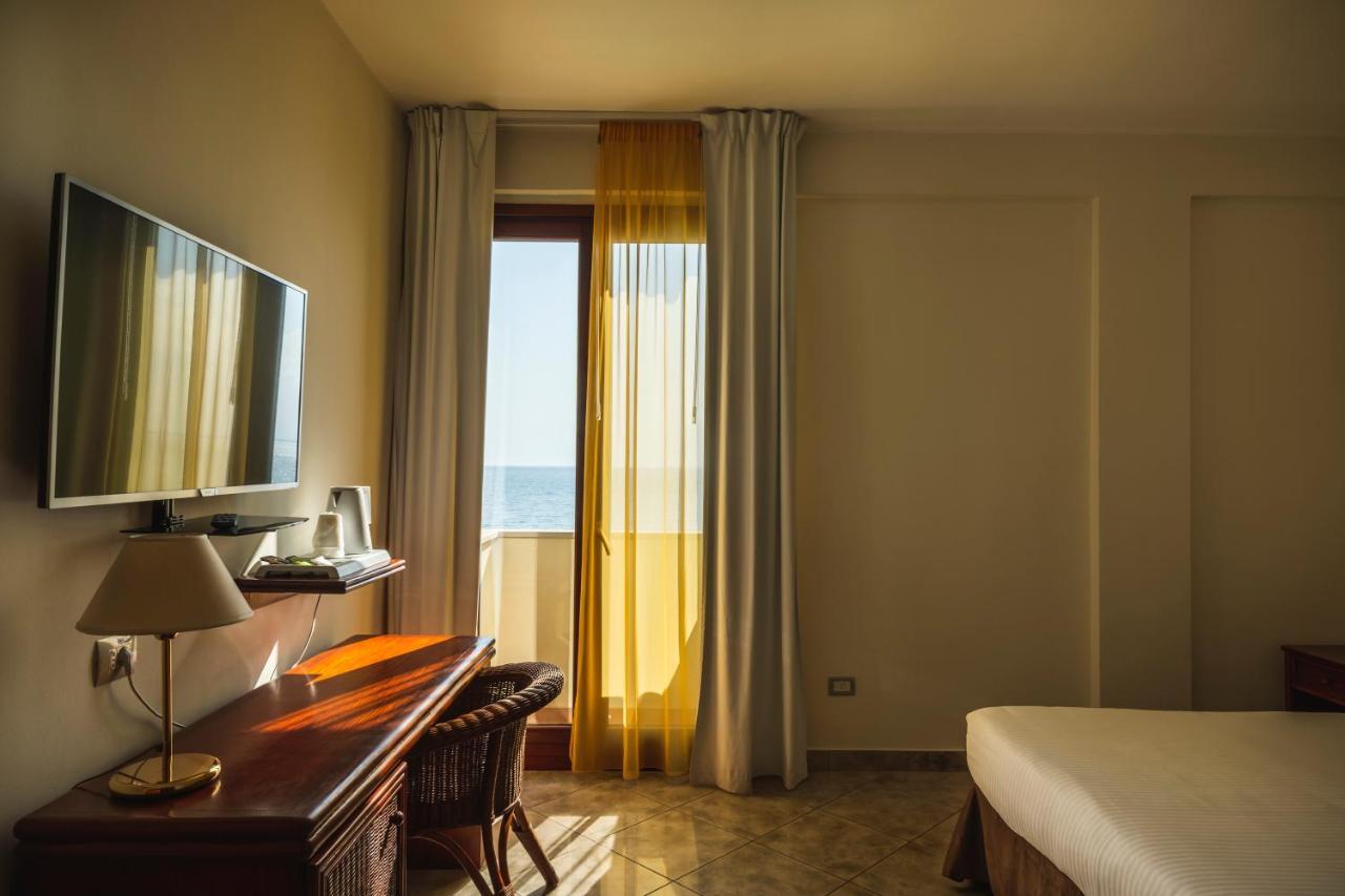 Apulia Hotel Taranto Ara Solis Lido Azzurro المظهر الخارجي الصورة