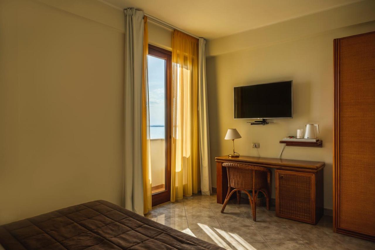Apulia Hotel Taranto Ara Solis Lido Azzurro المظهر الخارجي الصورة