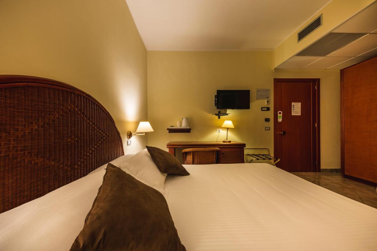 Apulia Hotel Taranto Ara Solis Lido Azzurro المظهر الخارجي الصورة