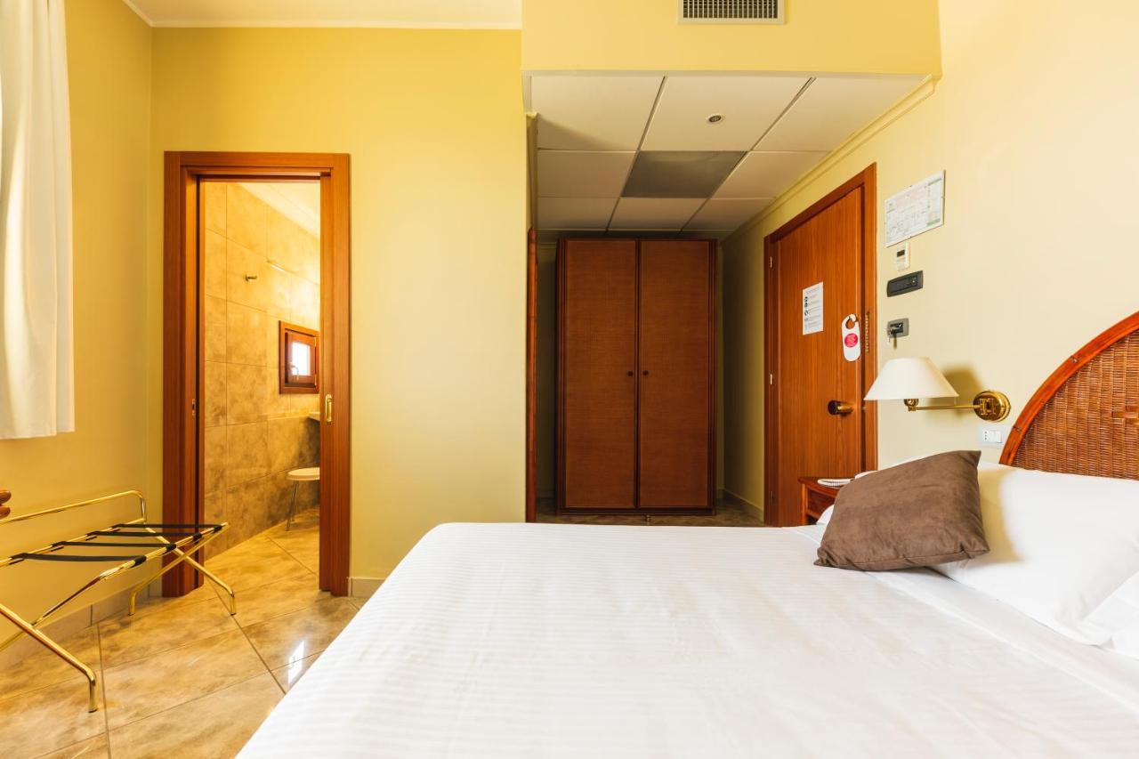 Apulia Hotel Taranto Ara Solis Lido Azzurro المظهر الخارجي الصورة