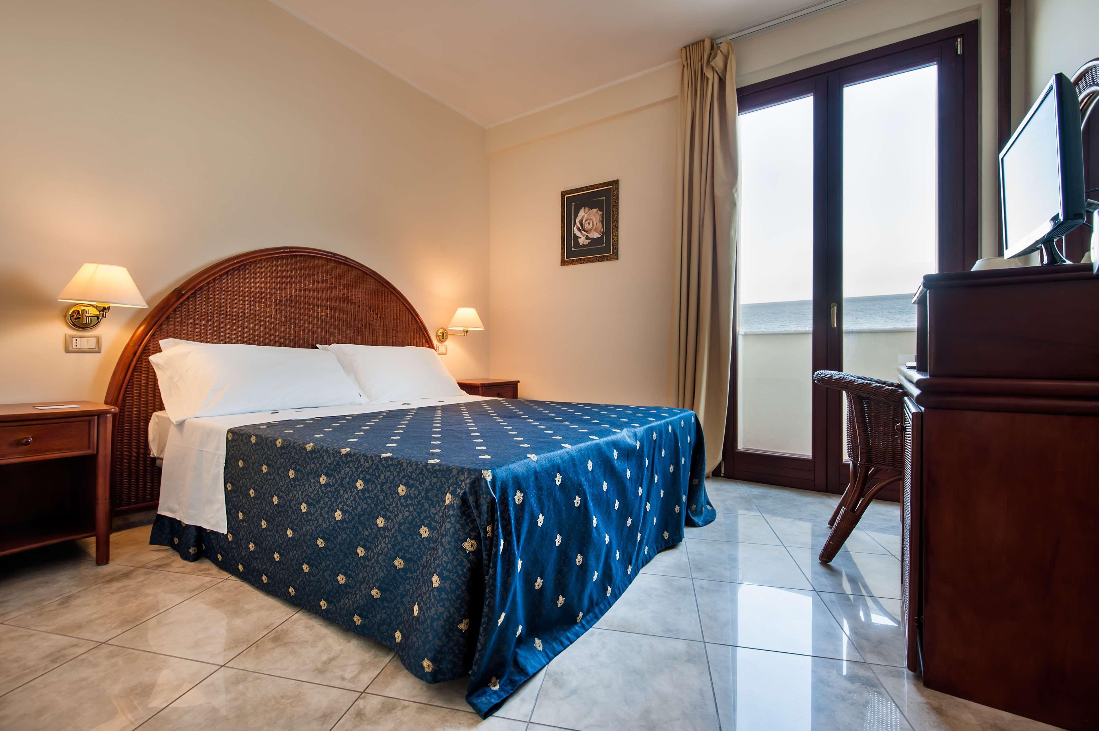 Apulia Hotel Taranto Ara Solis Lido Azzurro المظهر الخارجي الصورة
